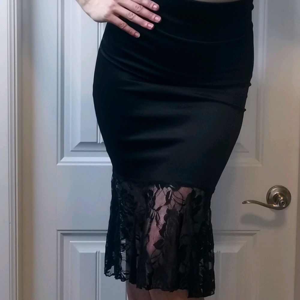 Contenta Mermaid Lace Pencil Skirt